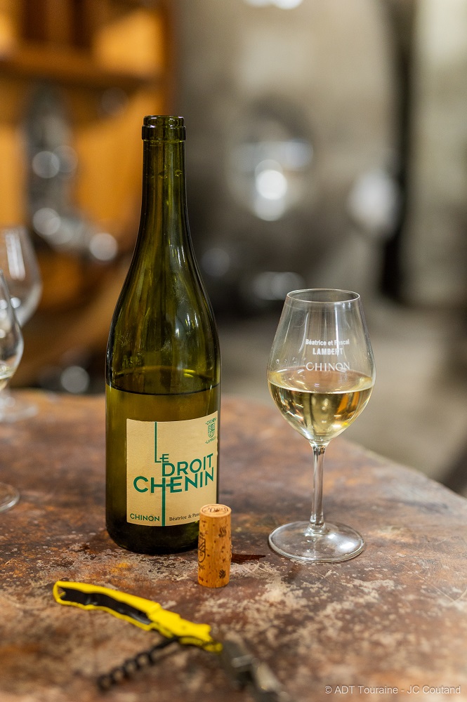 White Chinon wine
