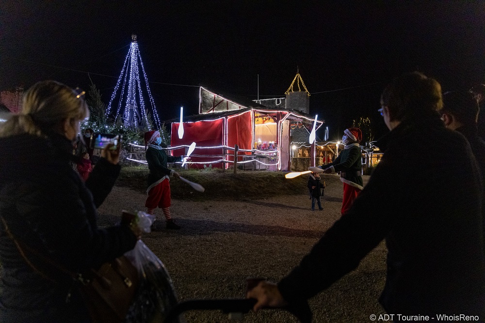Juggling elves...