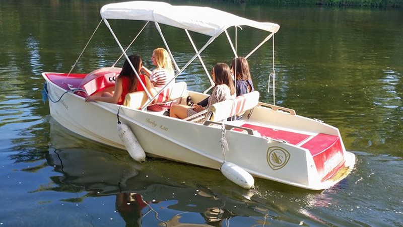 Electric Boats (Licence Free) - Chenonceaux by boat, at 2 hours of Paris, on the river Cher. Loire Valley, France.