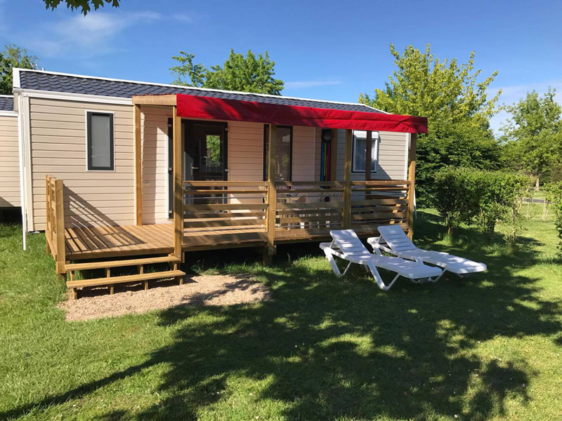 Mobile home rental of camping La Mignardière in the Loire Valley, at the gates of Tours Métropole. Indre et Loire, France.