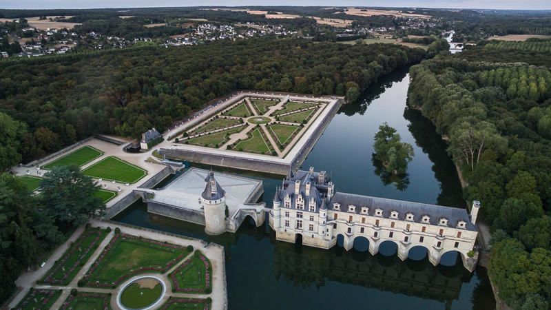 Château of Chenonceau - Renaissance in Loire Valley