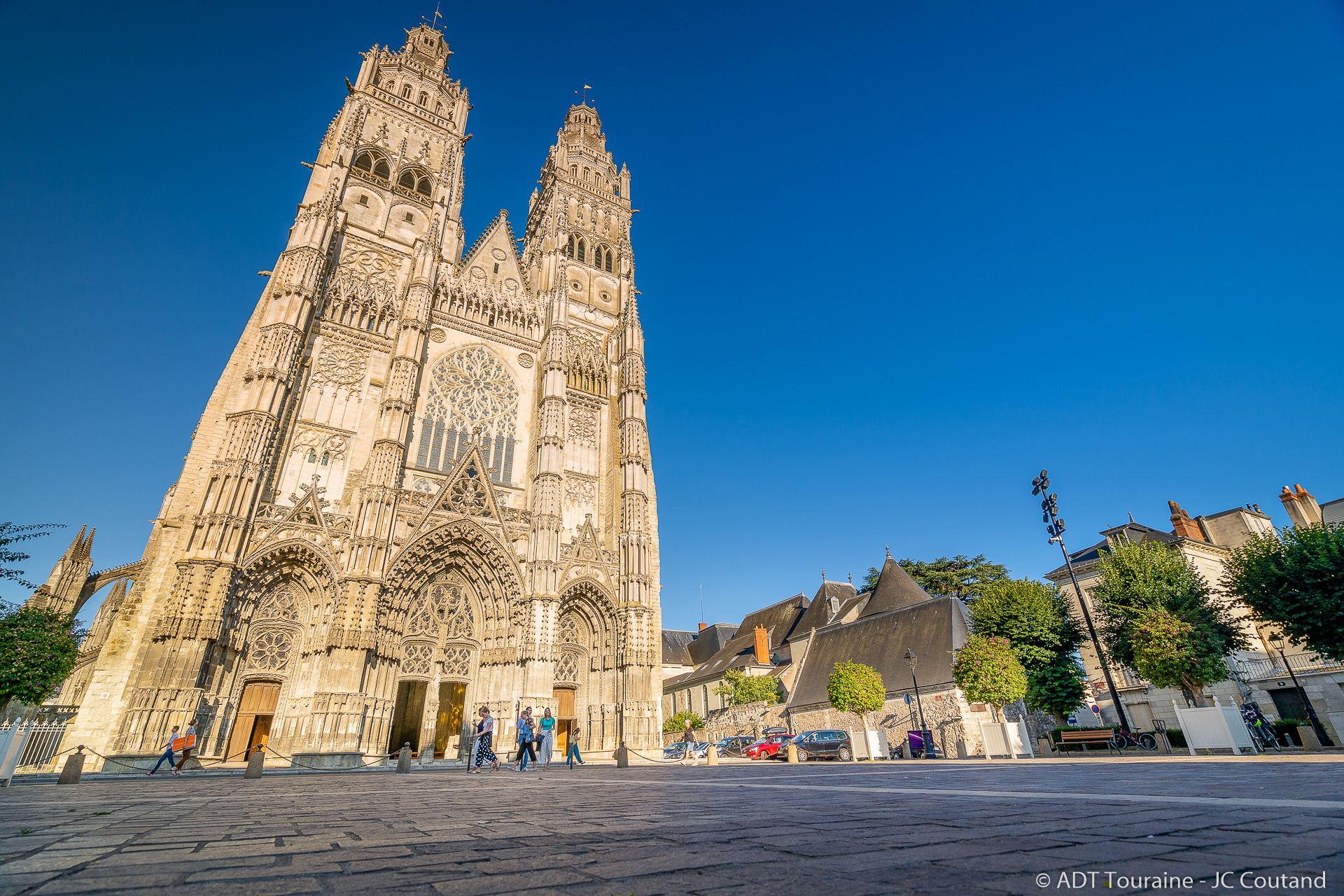 Visit Tours, the gateway city of the Loire Valley - France