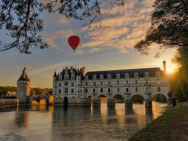 Art Montgolfieres - Hot air balloon in Loire Valley, France