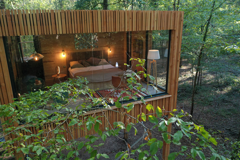 The luxury tree houses of Loire Valley Lodges, at 2 hours of Paris. Perched hut in Indre et Loire district, France. 