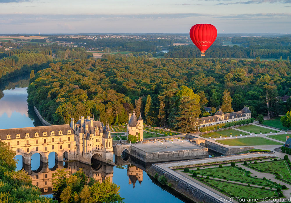 Chenonceaux - Hot air balloon - Loire Valley, France