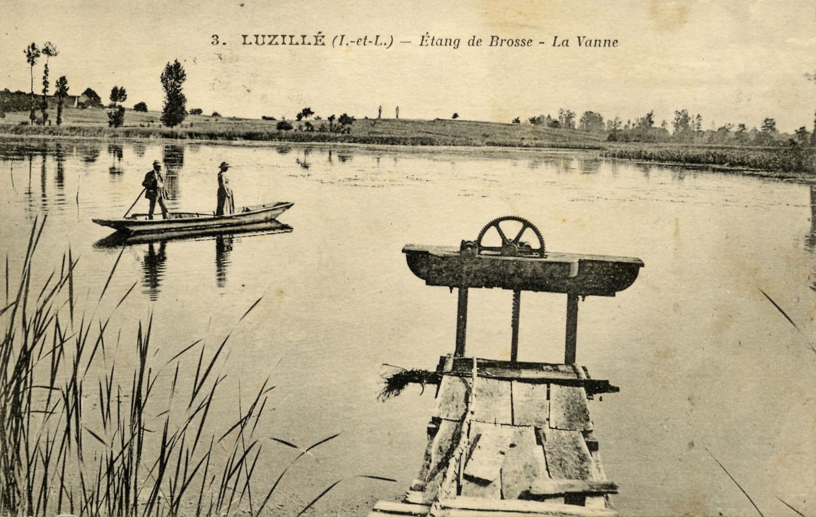 Vintage postcard: Luzillé, France.