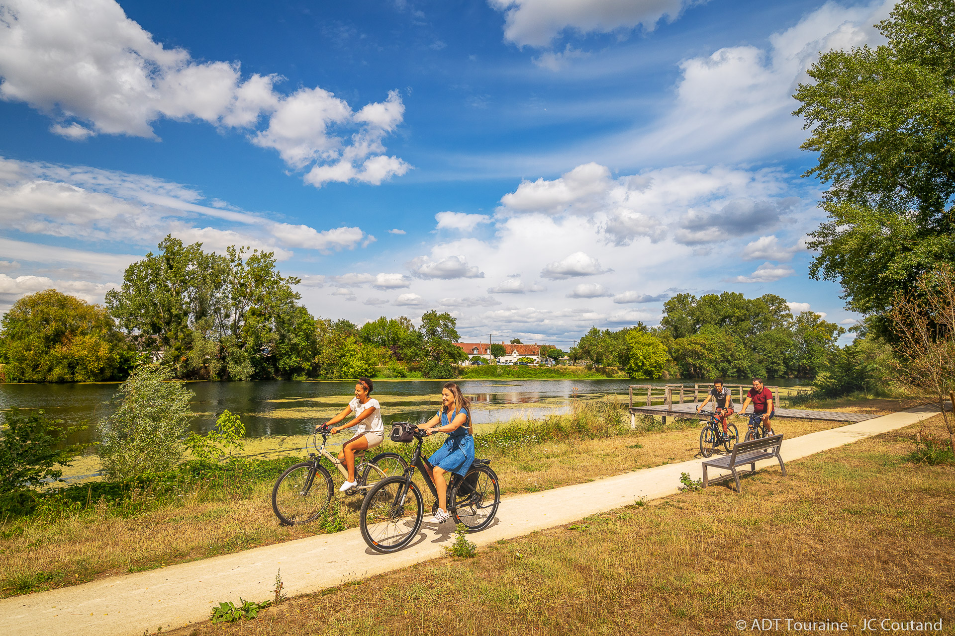 Short cycling breaks in Loire Valley France Cycling weekends