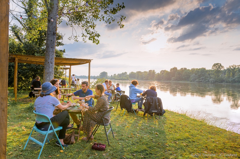 Guinguette café - Sauvage, between Tours and Blois