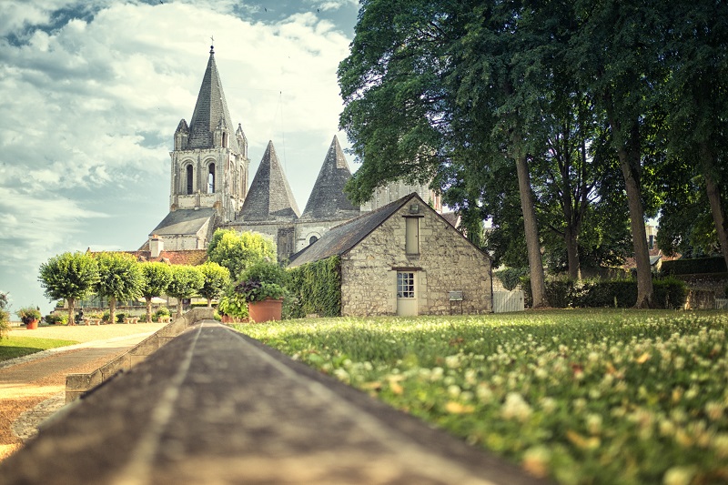 Collegiale church Saint-Ours, with the tomb of Agnès Sorel.