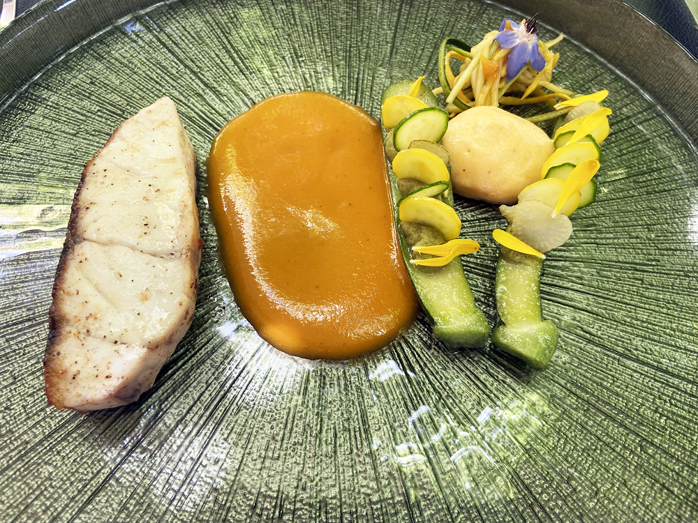Fish dish ©Hubert Giblet