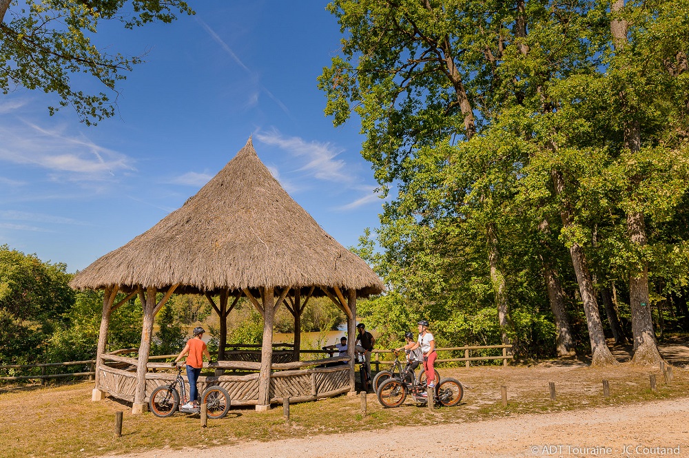 A trip on a scooter to Pas-aux-Ânes lake