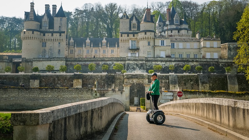 In addition to an electric scooter trip, you can try a segway trip behind the castle of Ussé, between Tours and Angers. Loire Chateaux: tourism and holidays in France.