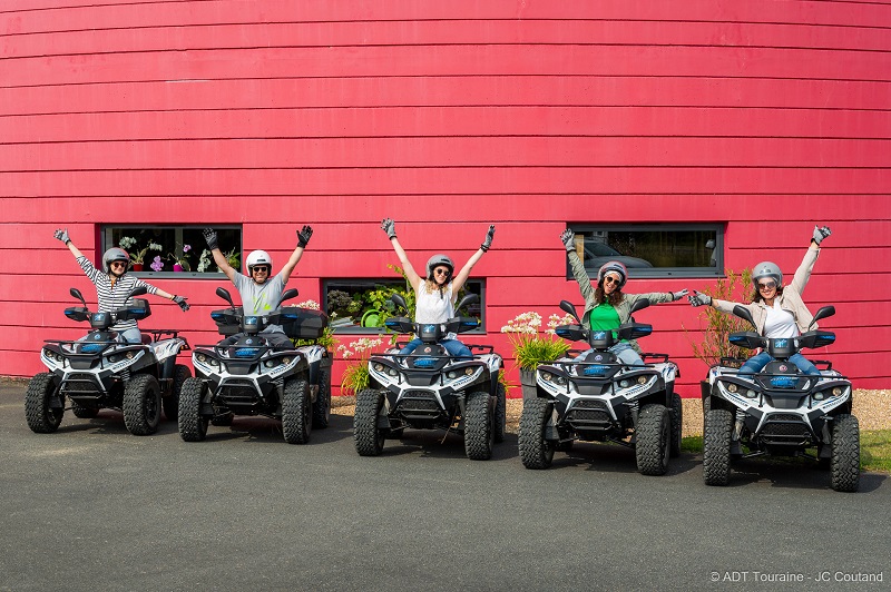 A fun activity for groups or inididuals: a vineyard tour with electric quad, following by a wine tasting session. Chinon, France. 