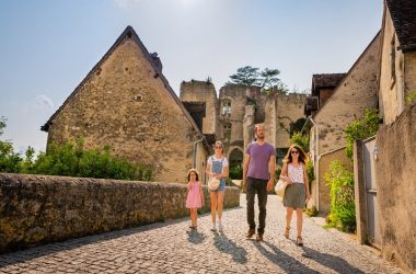 1_visite-de-montresor-lun-des-plus-beaux-villages-de-france_jean-christophe-coutand_2029-12-31_medium