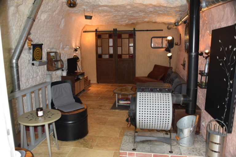 Troglo-gîte Pierre de Lumière-13