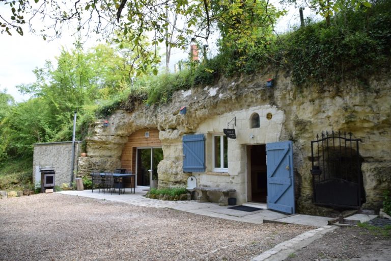 Troglo-gîte Pierre de Lumière-1