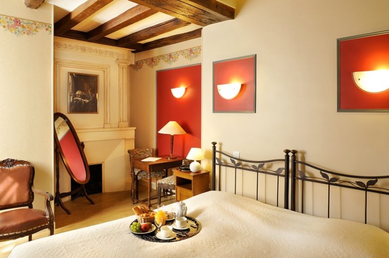 Giraudière Manor-4