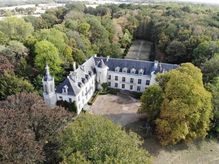 Meublé Château de Charnizay-1