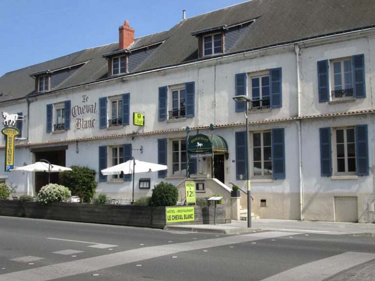 Hôtellerie du Cheval Blanc-1