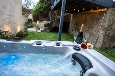 Maison Vouvrillonne jacuzzi