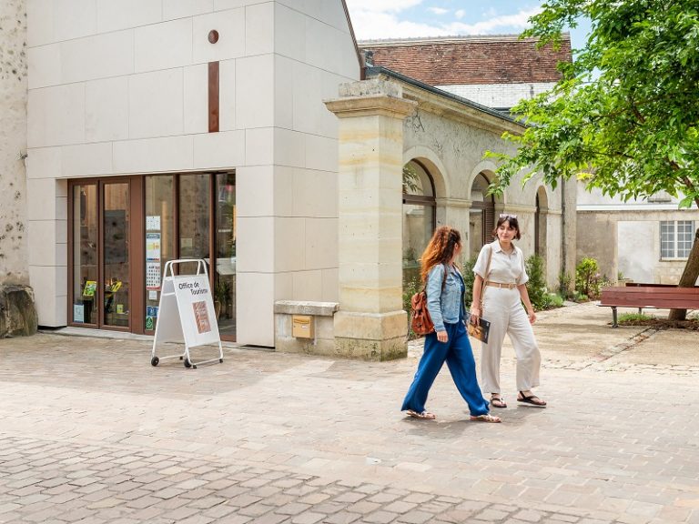 Azay-Chinon Val de Loire Tourism Office, Azay-le-Rideau Welcome Office-1