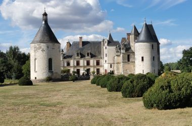 Vue depuis portail Tilleuls chateau-motte-sonzay-gouter-diner
