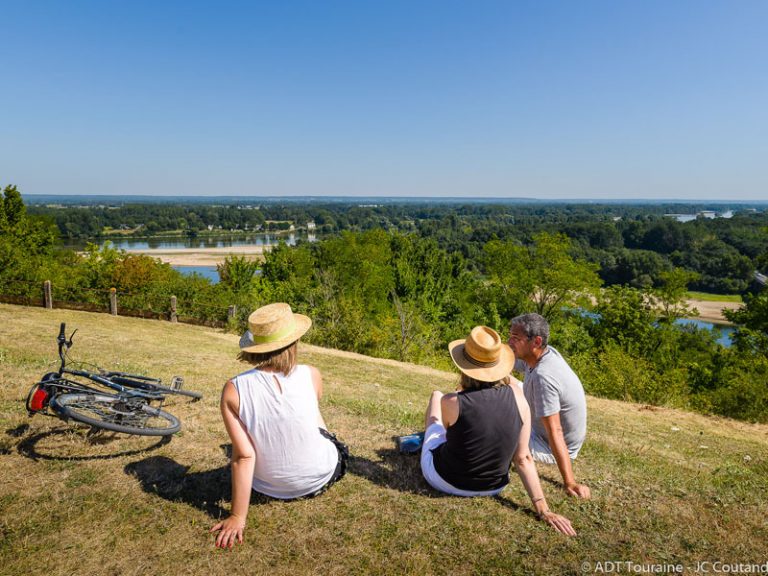 Between Anjou and Touraine-3