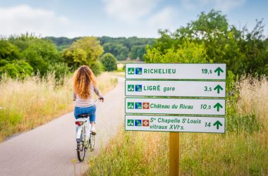 The green path bewtween Richelieu and Chinon – Cycle route n°57 – France