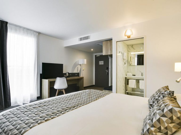 Brit Hotel Confort Loches-2