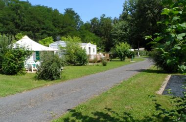 camping-chateau-la-valliere-chalet-toile