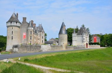 chateau-montpoupon-tour-medievale