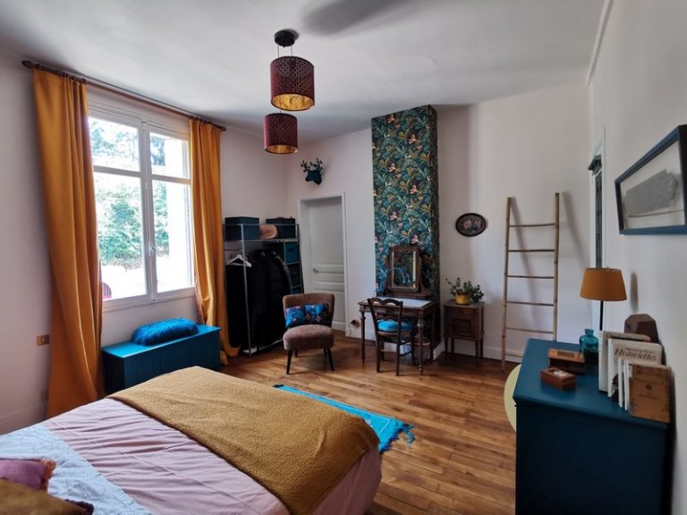 AMALOUYSE – upstairs bedroom-6