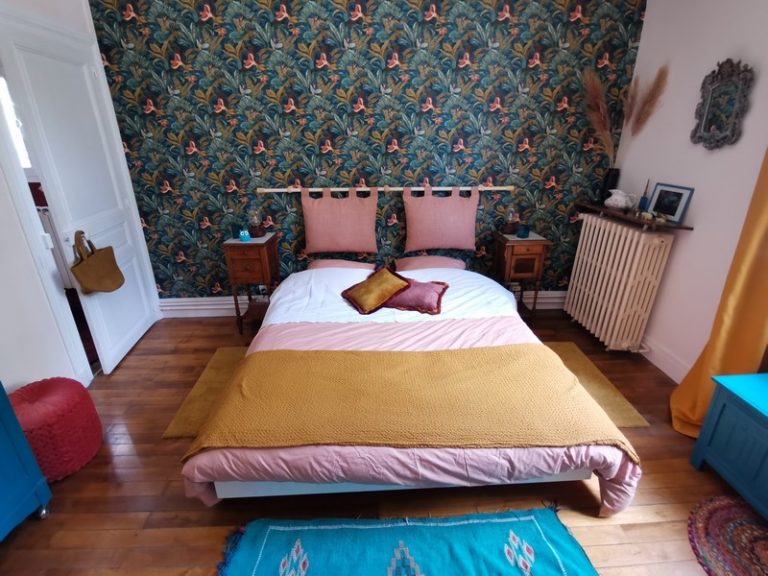 AMALOUYSE – upstairs bedroom-5