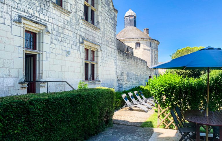 Château De La Vauguyon – Gite Le Théâtre-9