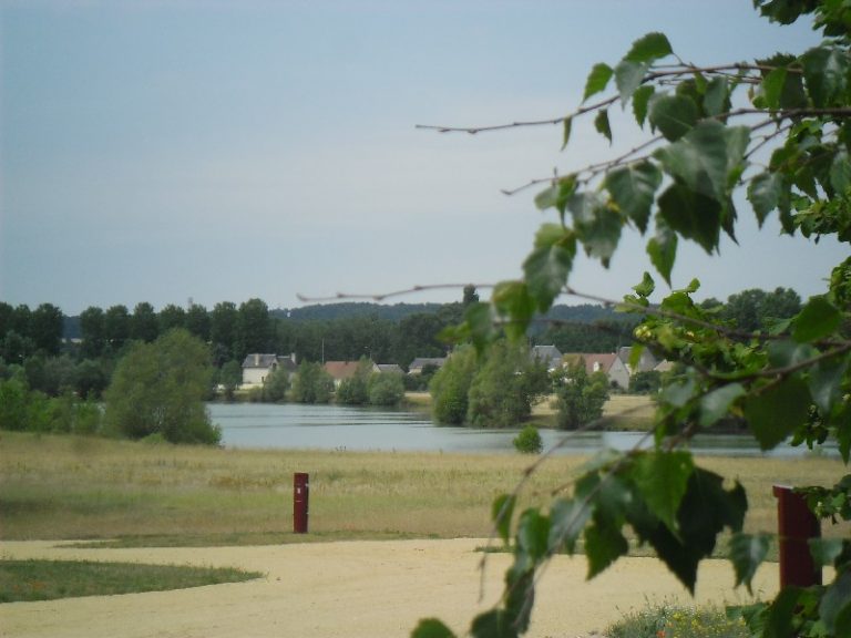 Aire de stationnement et de services du Plan d’eau de Longueville-1