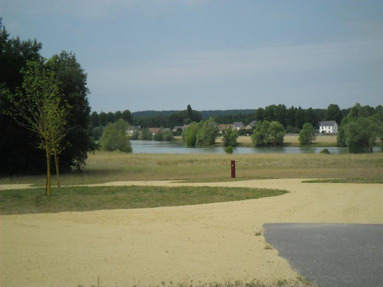 Aire de stationnement et de services du Plan d’eau de Longueville-2